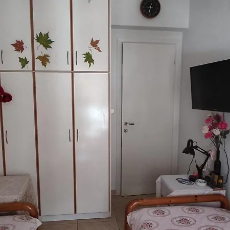 Δωμάτια σε οικογενειακή κατοικία John's Home, σε οικογενειακό διαμέρισμα, συγκατοίκηση *