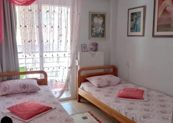 John's Home, σε οικογενειακό διαμέρισμα, συγκατοίκηση * Βόλος