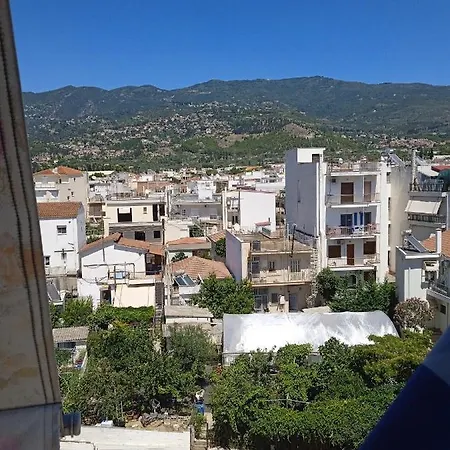 John's Home, σε οικογενειακό διαμέρισμα, συγκατοίκηση Wolos