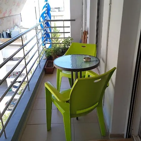 John's Home, σε οικογενειακό διαμέρισμα, συγκατοίκηση