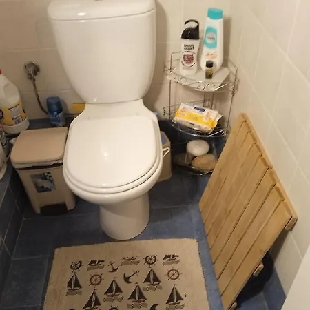 John's Home, σε οικογενειακό διαμέρισμα, συγκατοίκηση Quarto em Acomodações Particulares Volos